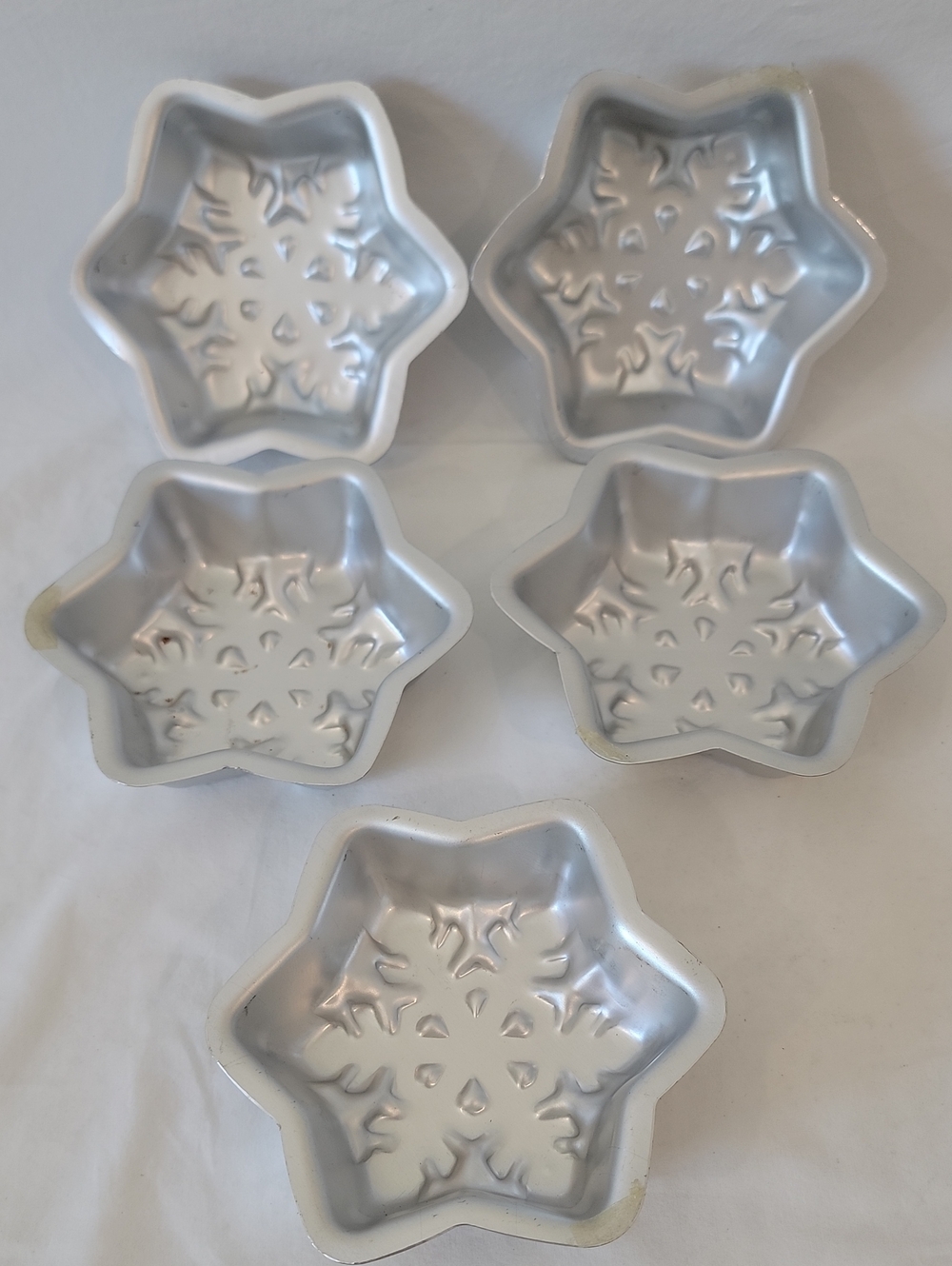Holiday Snowflakes Singles Bake, Cake Pans QTY of 5